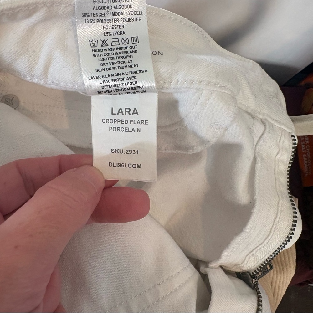 DL1961 Lara Cropped Flare White Jeans size 29 Denim Raw Hem Spring Summer - Picture 8 of 12